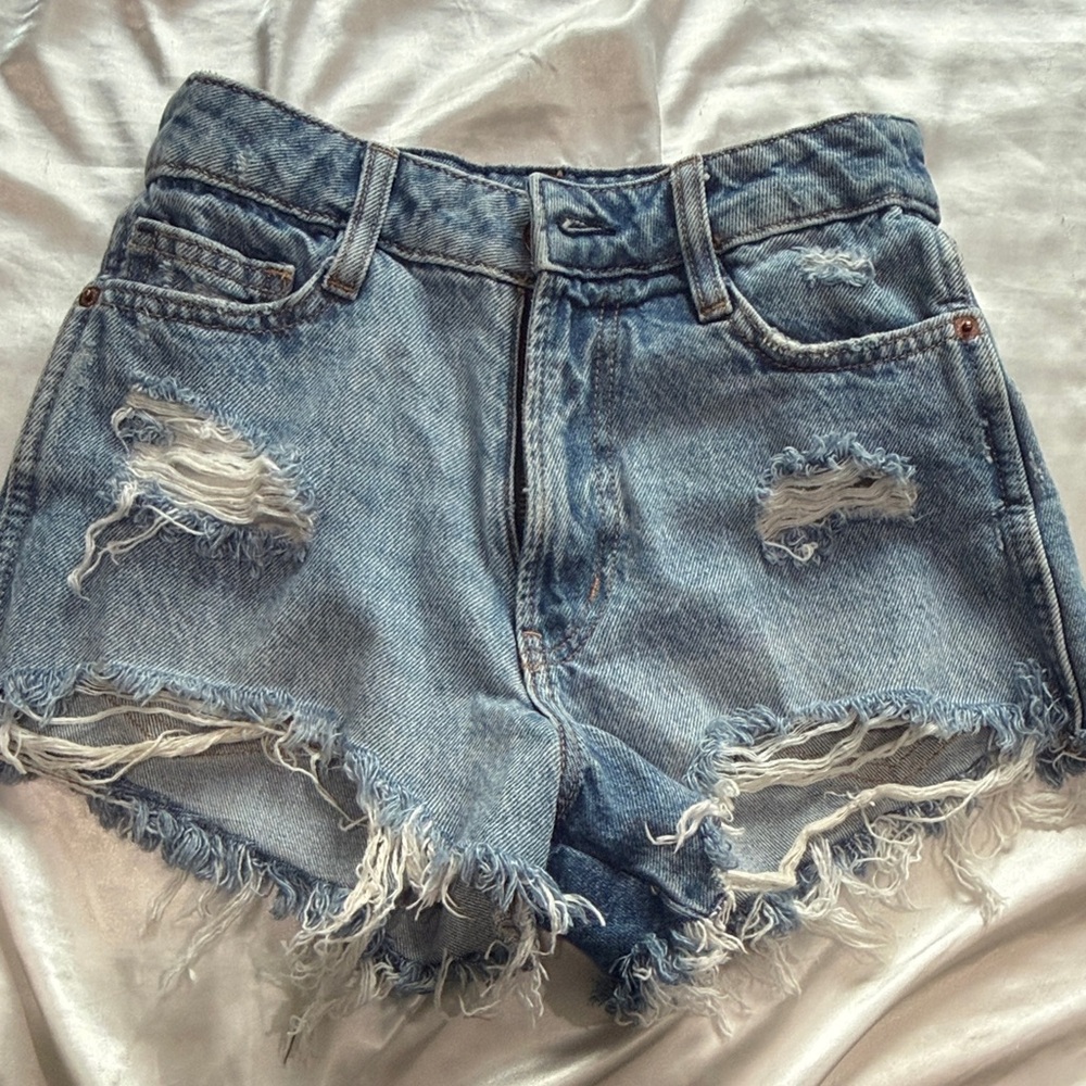 Arizona Jean Company Light Blue Distressed Jean Shorts